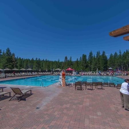 3Br Tahoe Donner Cabin With Hoa Perks Like Pools Hot-Tub Minutes To Trails Lake Golf 트럭키 외부 사진