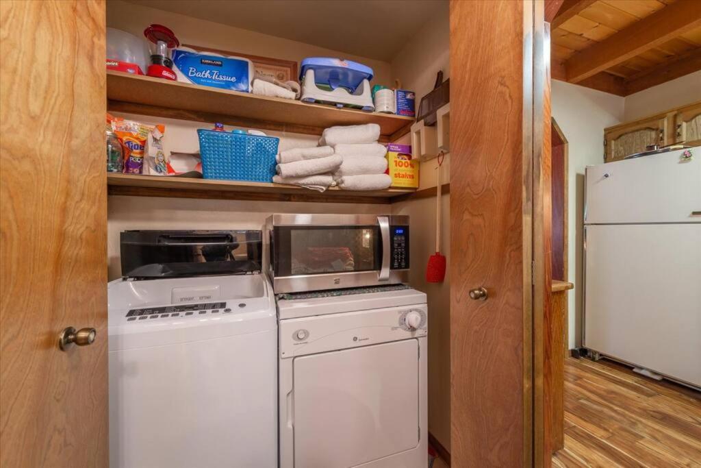 3Br Tahoe Donner Cabin With Hoa Perks Like Pools Hot-Tub Minutes To Trails Lake Golf 트럭키 외부 사진