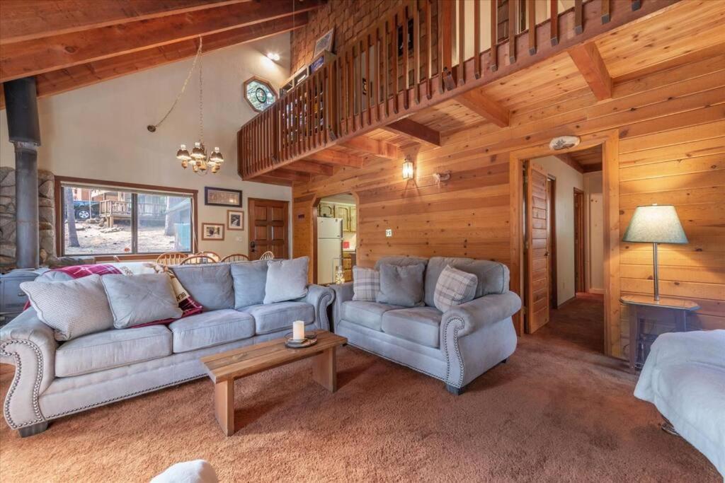 3Br Tahoe Donner Cabin With Hoa Perks Like Pools Hot-Tub Minutes To Trails Lake Golf 트럭키 외부 사진