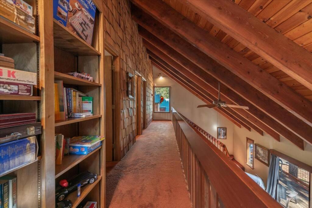3Br Tahoe Donner Cabin With Hoa Perks Like Pools Hot-Tub Minutes To Trails Lake Golf 트럭키 외부 사진