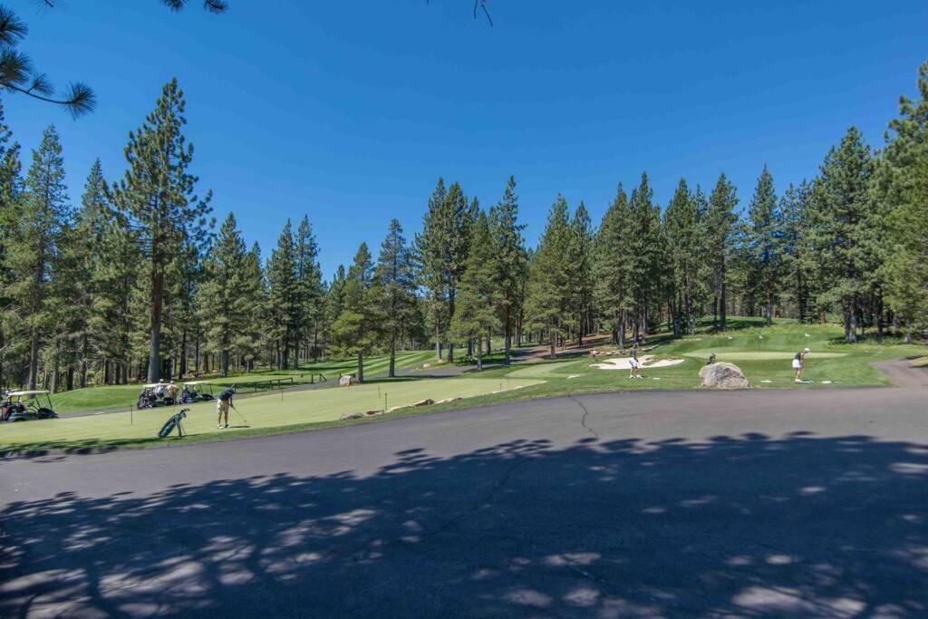3Br Tahoe Donner Cabin With Hoa Perks Like Pools Hot-Tub Minutes To Trails Lake Golf 트럭키 외부 사진