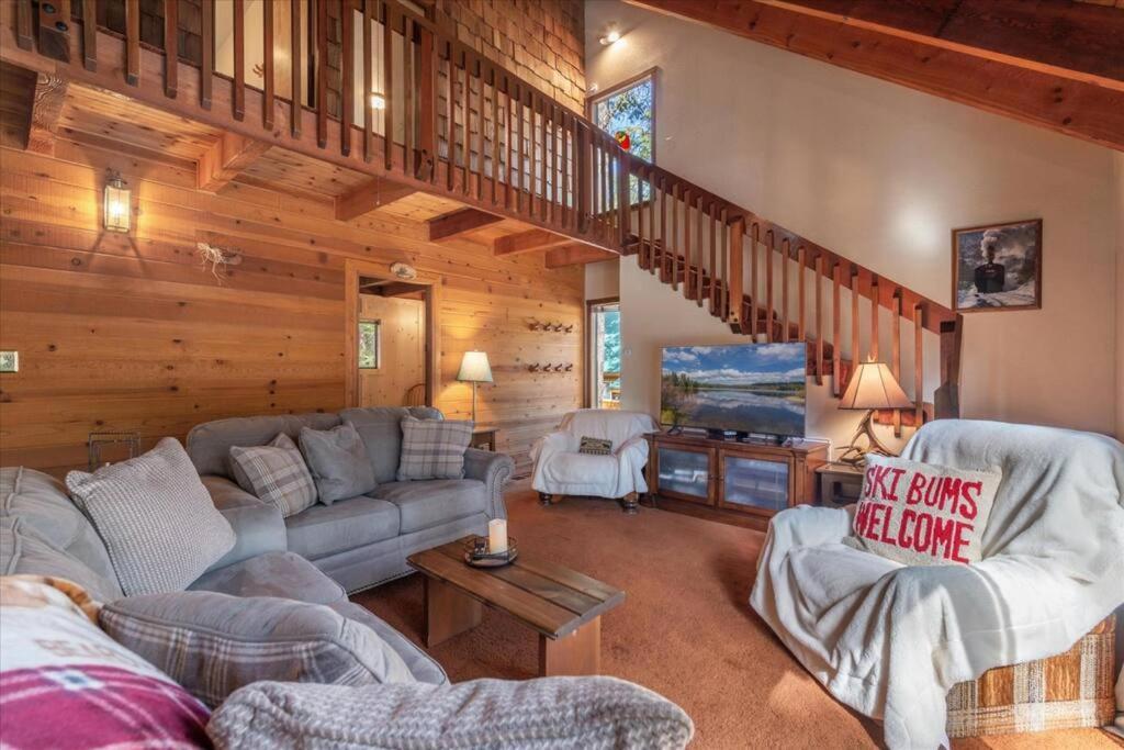 3Br Tahoe Donner Cabin With Hoa Perks Like Pools Hot-Tub Minutes To Trails Lake Golf 트럭키 외부 사진