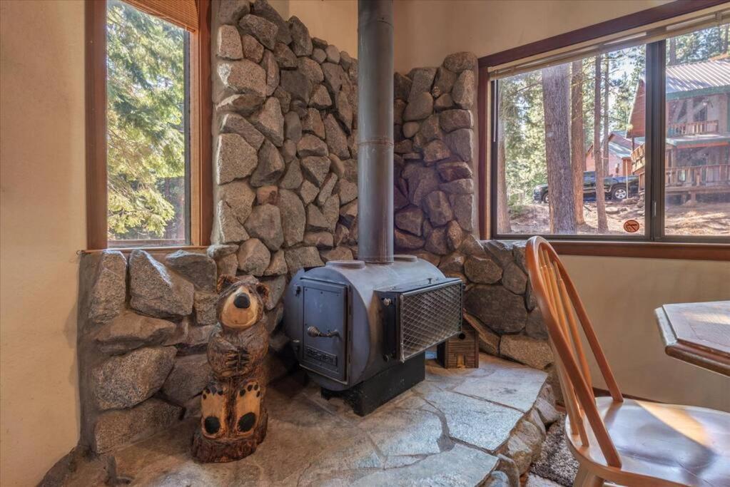 3Br Tahoe Donner Cabin With Hoa Perks Like Pools Hot-Tub Minutes To Trails Lake Golf 트럭키 외부 사진