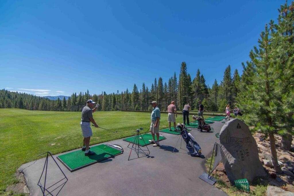 3Br Tahoe Donner Cabin With Hoa Perks Like Pools Hot-Tub Minutes To Trails Lake Golf 트럭키 외부 사진