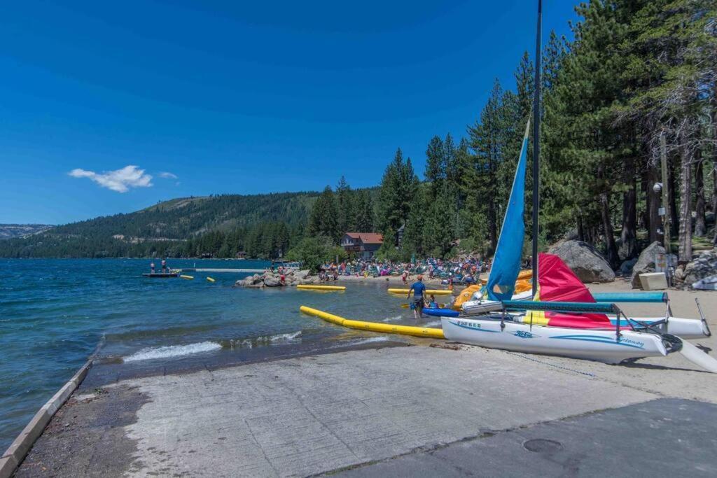 3Br Tahoe Donner Cabin With Hoa Perks Like Pools Hot-Tub Minutes To Trails Lake Golf 트럭키 외부 사진